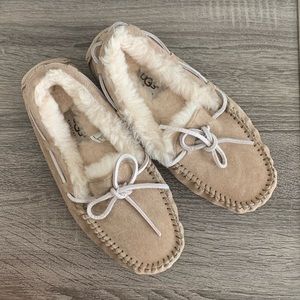 UGG Dakota Slippers Chestnut Size 5 LIKE NEW
